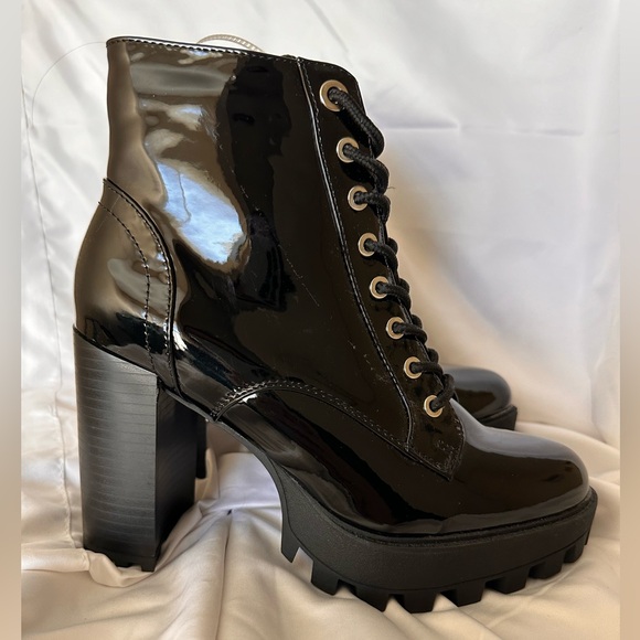 New LACE UP BLOCK HEEL PLATFORM ANKLE BOOT - Picture 5 of 8